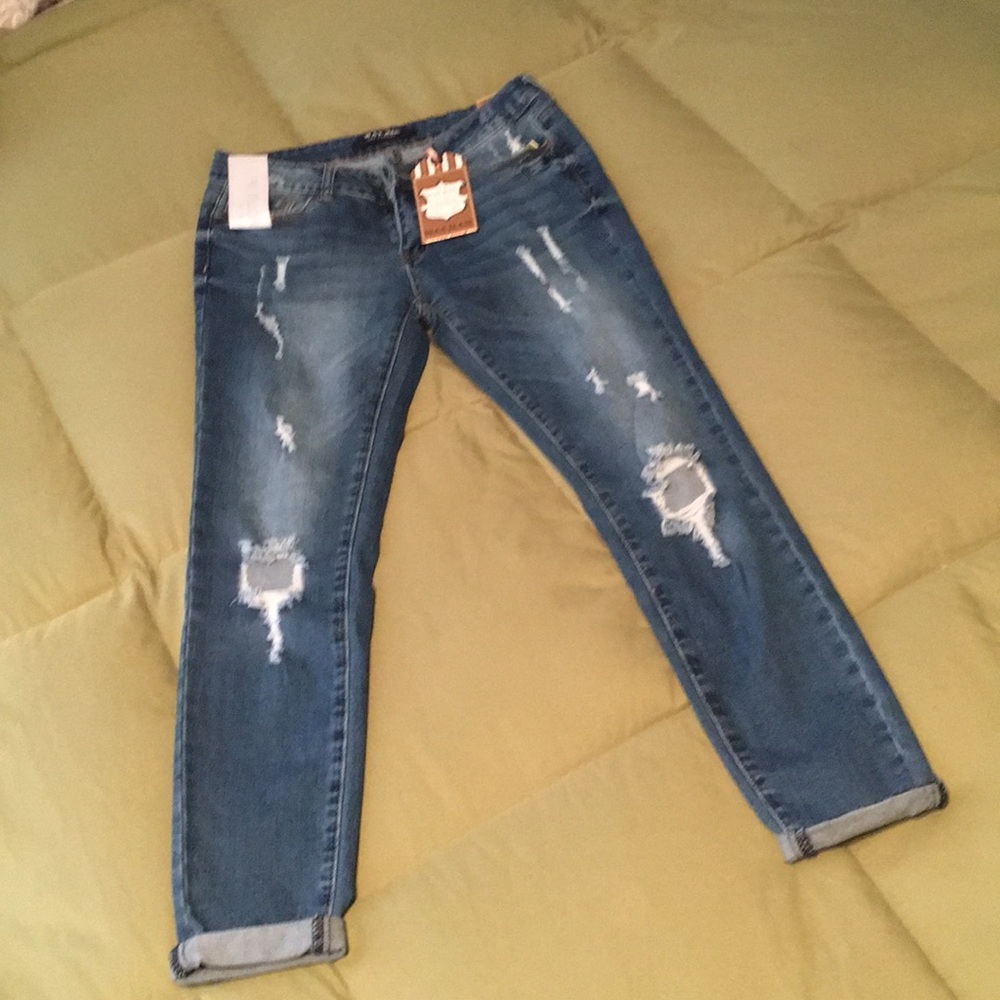 Skinny Crop Rolled Up Distressed Frayed Jeans